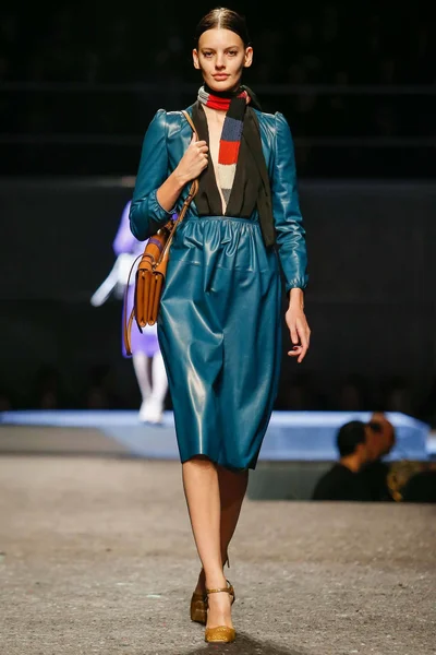 Look 7